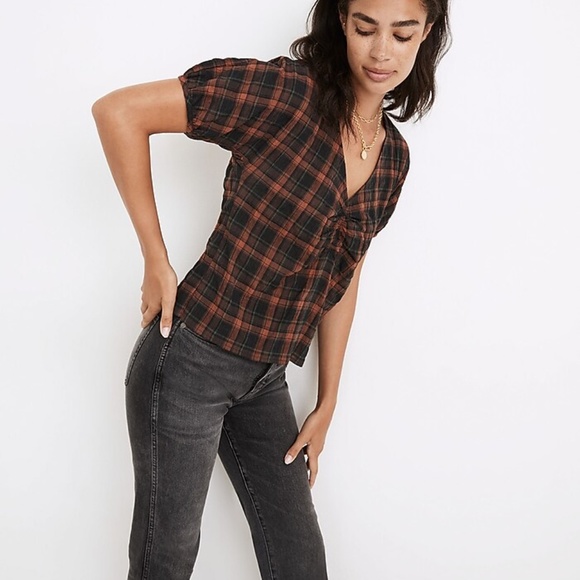 Madewell | Gathered V-Neck Top in Plaid - Picture 6 of 9